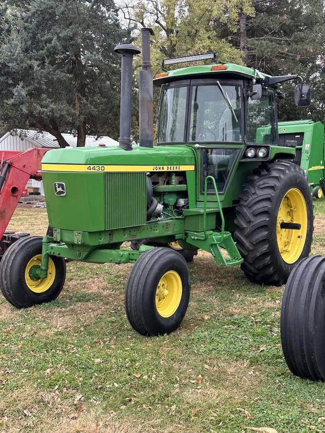 Image of John Deere 4430 equipment image 1