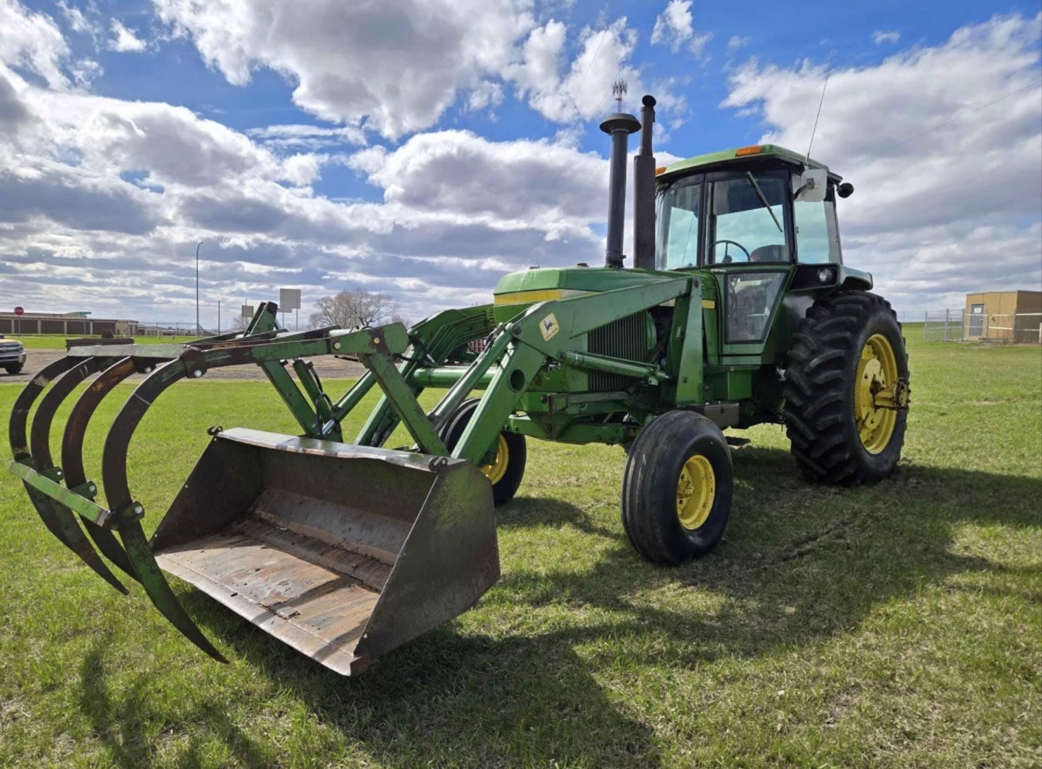 1975 John Deere 4430 Equipment Image0
