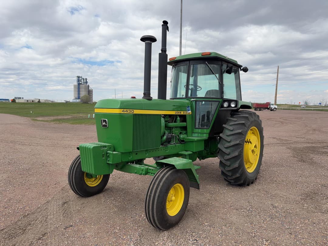 Image of John Deere 4430 Primary image