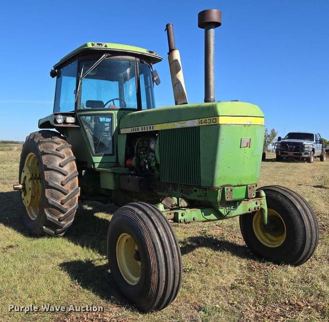 Image of John Deere 4430 equipment image 2