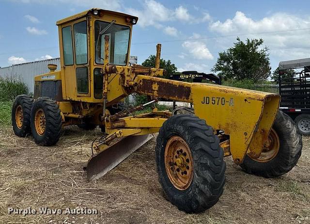 Image of John Deere 570A equipment image 2