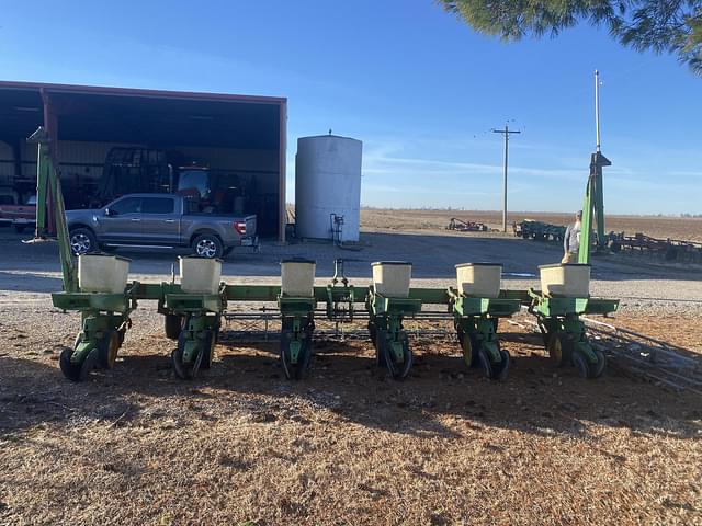 Image of John Deere 7000 equipment image 1