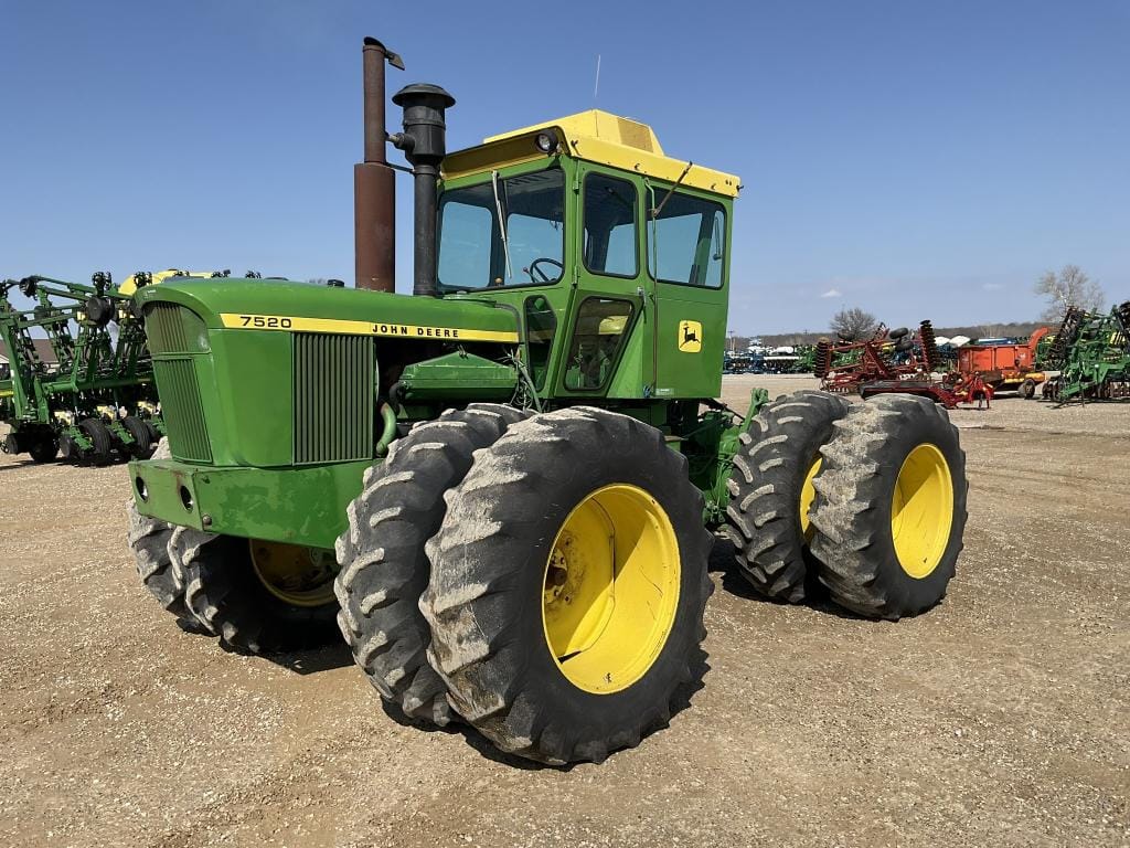 Main image John Deere 7520