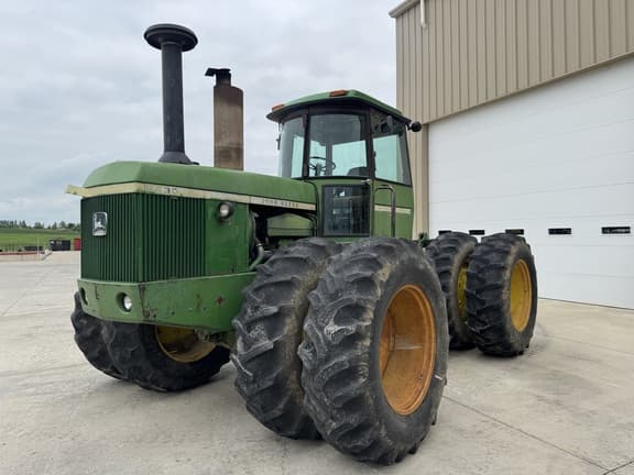 Image of John Deere 8430 equipment image 1