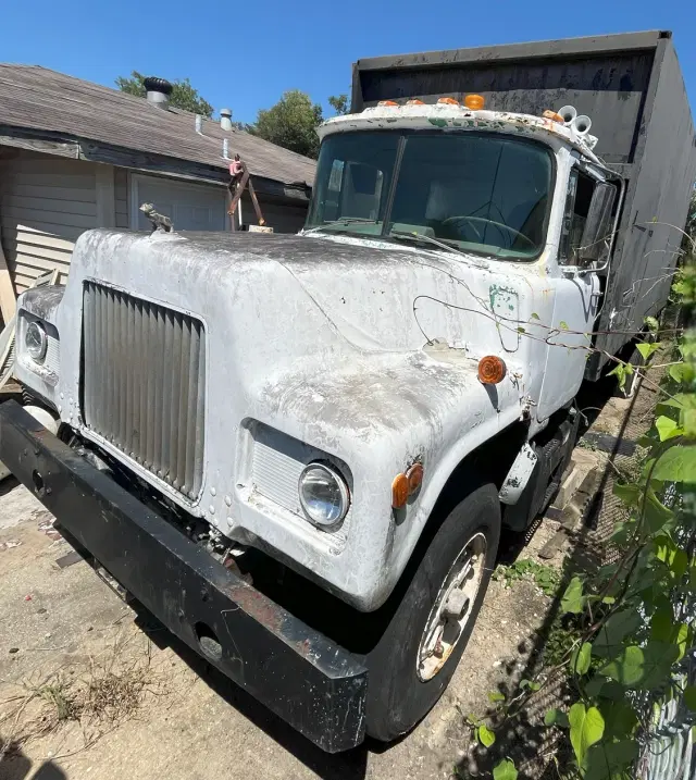 Image of Mack DM686S equipment image 4