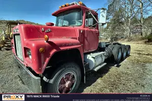 1975 Mack R600 Image