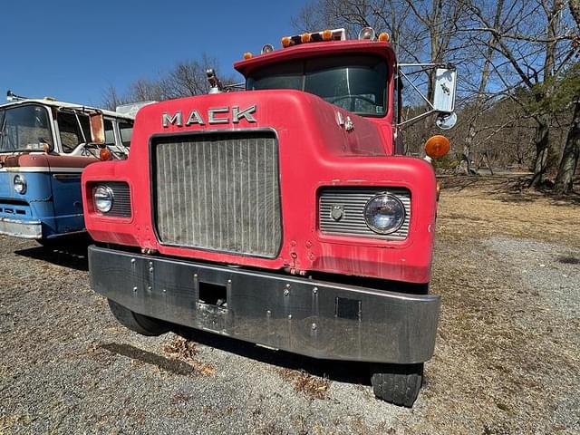 Image of Mack R600 equipment image 1