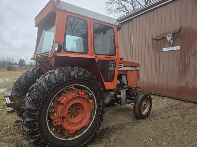 Image of Massey Ferguson 1085 equipment image 4