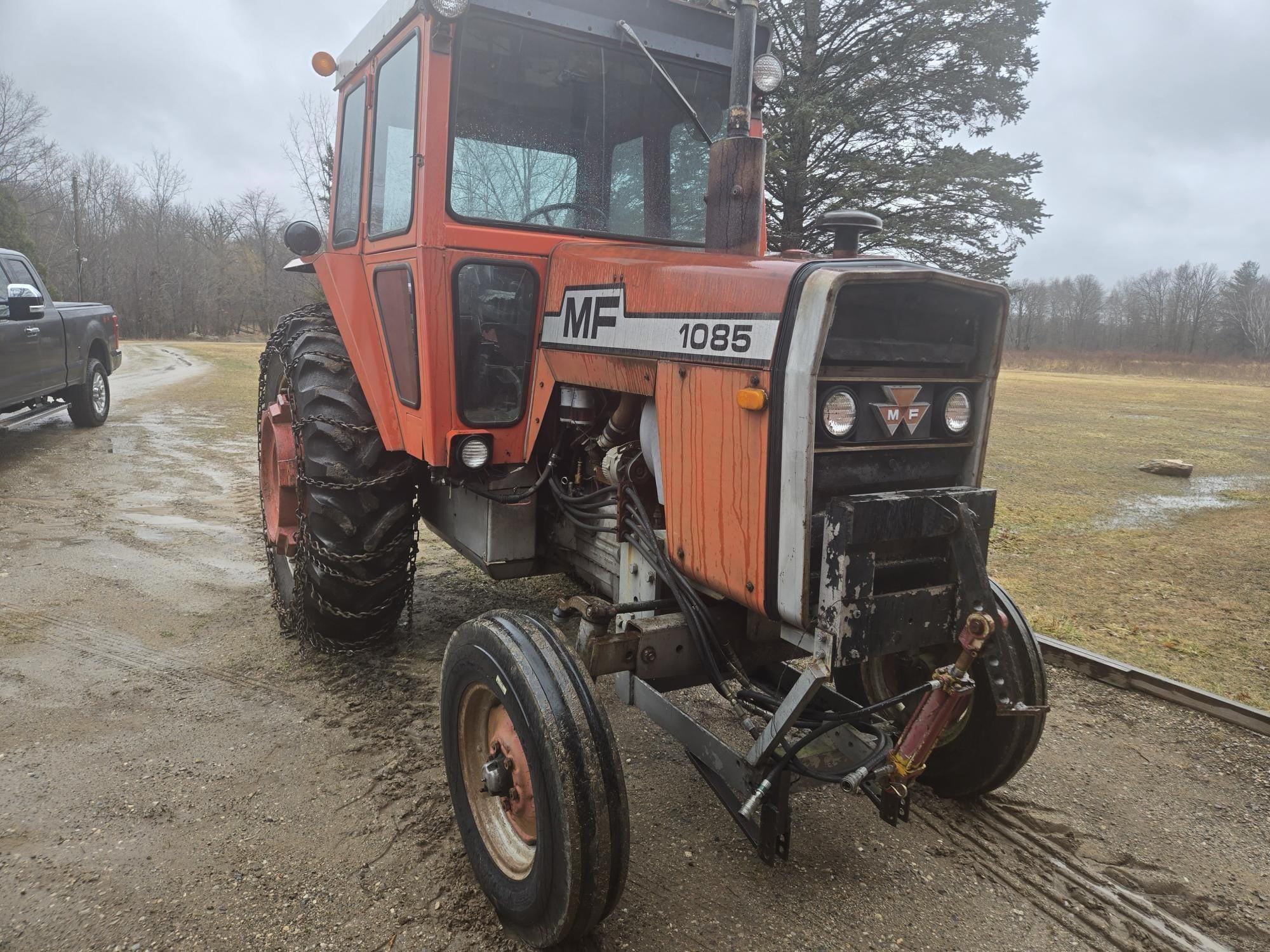 1975 Massey Ferguson 1085 Equipment Image0