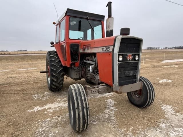 Image of Massey Ferguson 1135 equipment image 2