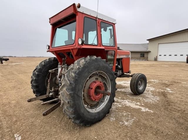 Image of Massey Ferguson 1135 equipment image 4