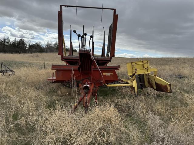 Image of New Holland 1032 equipment image 3