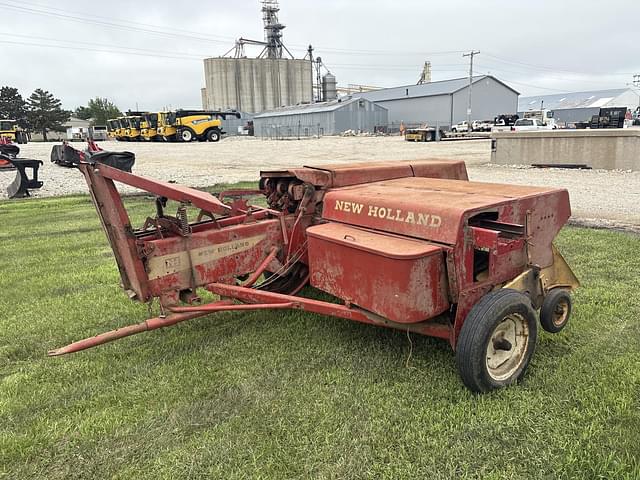 Image of New Holland 275 equipment image 3