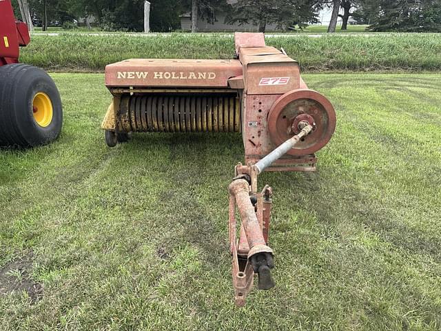 Image of New Holland 275 equipment image 4