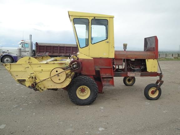 1975 New Holland 910 Equipment Image0