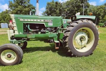 Main image Oliver 1555