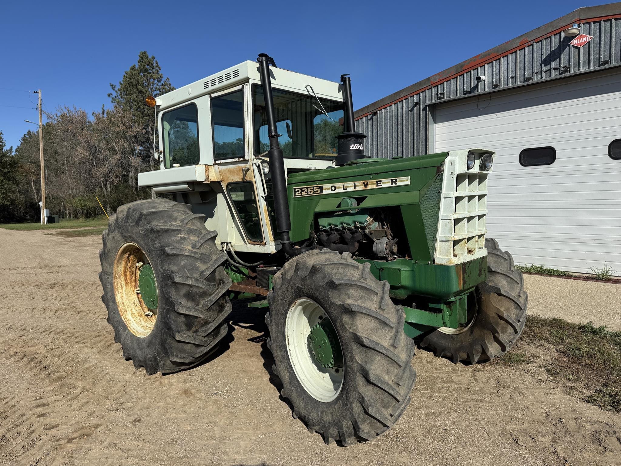 1975 Oliver 2255 Equipment Image0