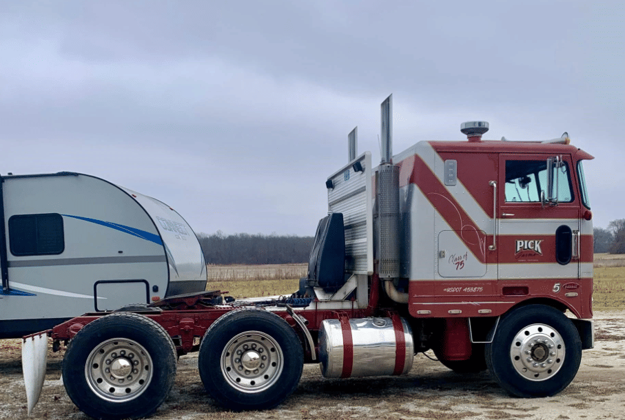 Main image Peterbilt 352
