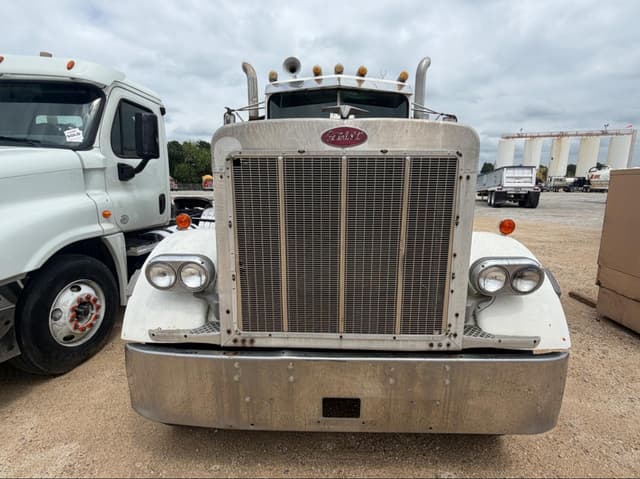 Image of Peterbilt 359 equipment image 1