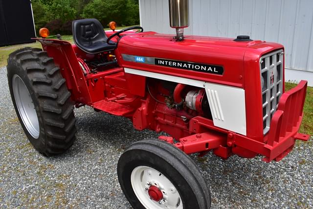 Image of International Harvester 464 equipment image 1