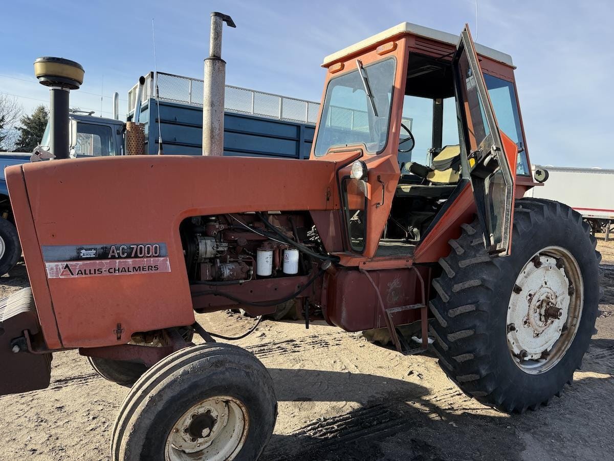 1976 Allis Chalmers 7000 Equipment Image0