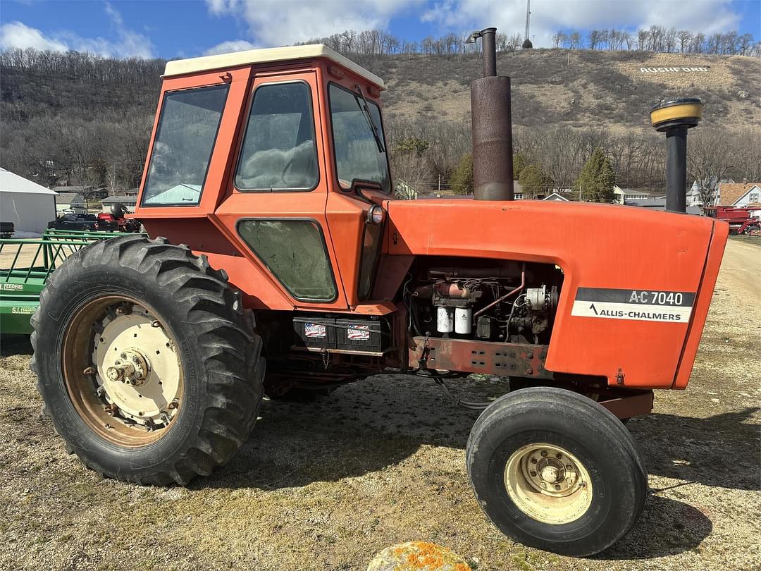 Image of Allis Chalmers 7040 Primary image