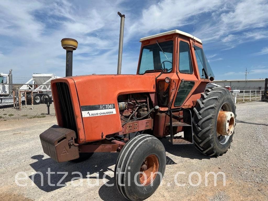1976 Allis Chalmers 7040 Equipment Image0