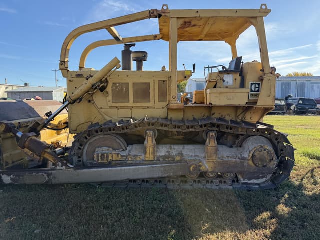Image of Caterpillar D6C equipment image 2
