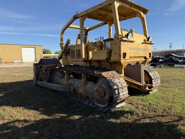 Image of Caterpillar D6C equipment image 3