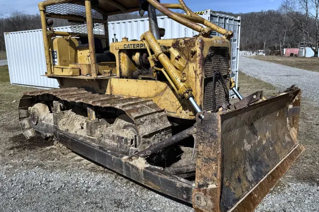 Image of Caterpillar D6C equipment image 4