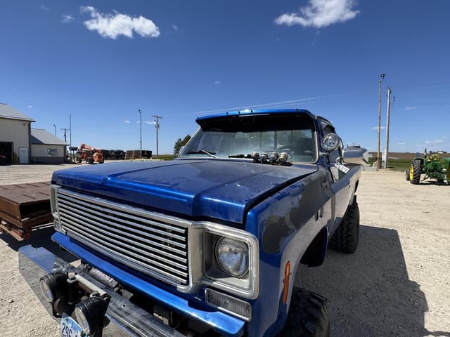Image of Chevrolet 1500 equipment image 1
