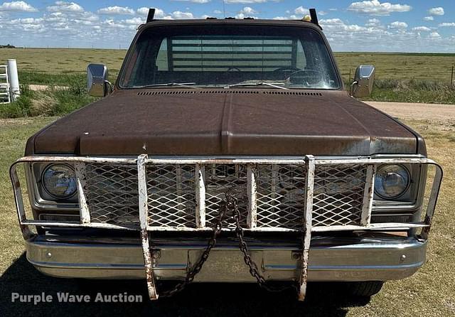 Image of Chevrolet C30 equipment image 1