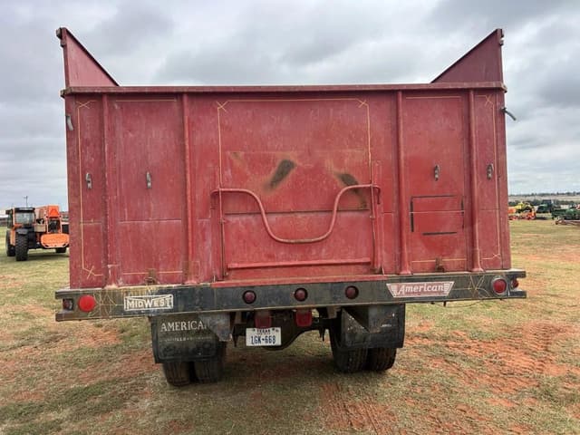 Image of Chevrolet C60 equipment image 3