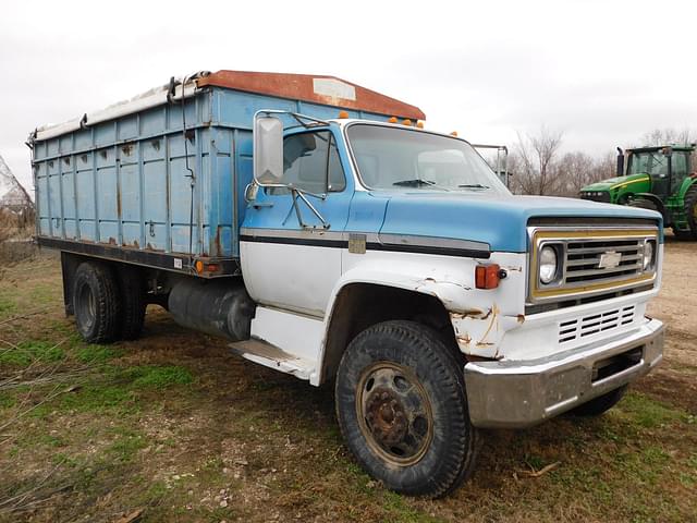 Image of Chevrolet C60 equipment image 1