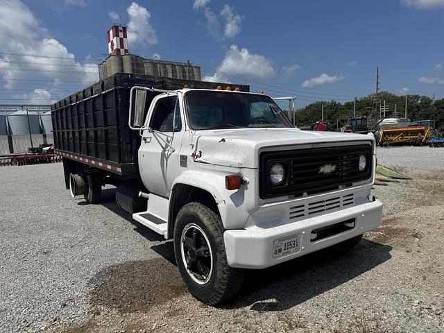 Image of Chevrolet C65 equipment image 2