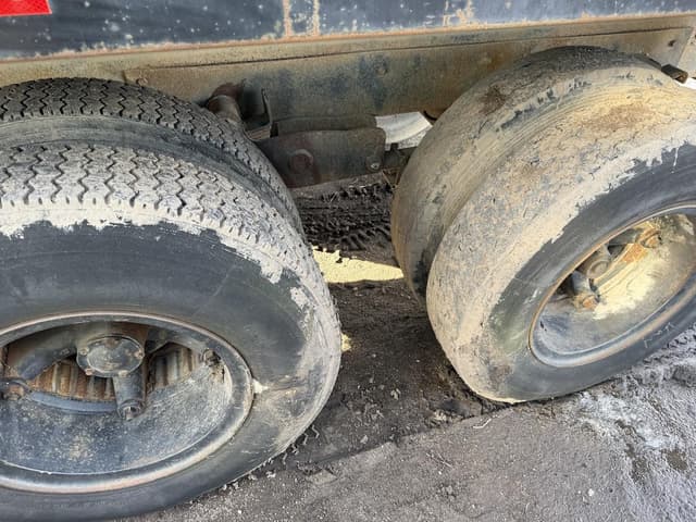 Image of Chevrolet C65 equipment image 3