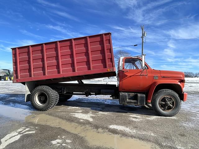 Image of Chevrolet C65 equipment image 3