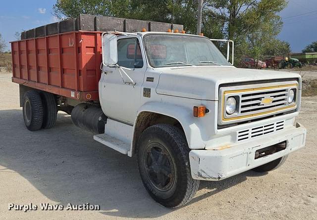 Image of Chevrolet C65 equipment image 2