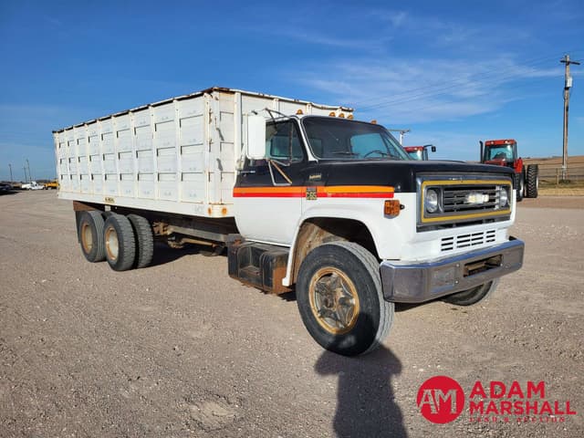 Image of Chevrolet C65 equipment image 1