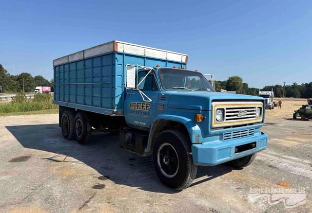 Image of Chevrolet C65 equipment image 2