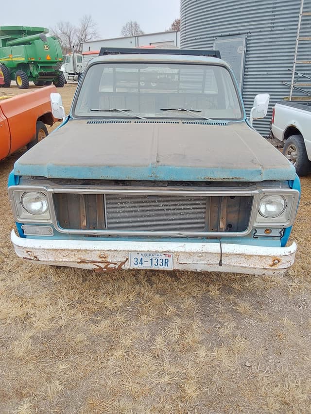 Image of Chevrolet Custom Deluxe 20 equipment image 1