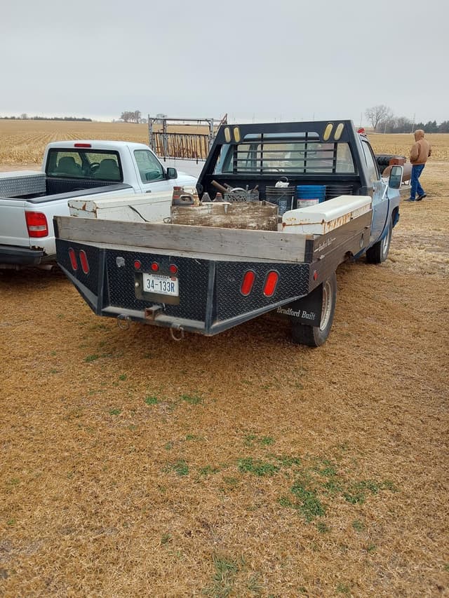 Image of Chevrolet Custom Deluxe 20 equipment image 3