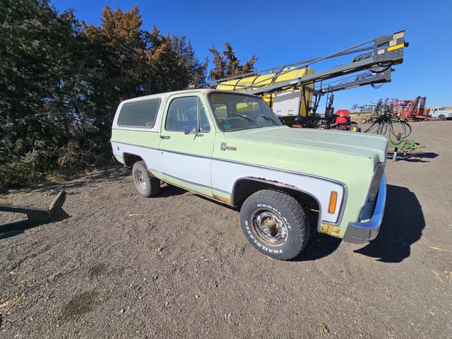 Image of Chevrolet K10 equipment image 2