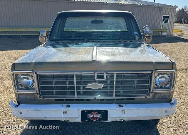 Image of Chevrolet K10 equipment image 1