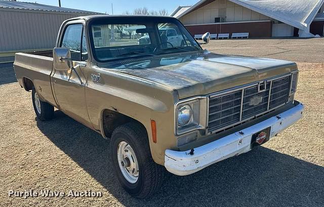 Image of Chevrolet K10 equipment image 2