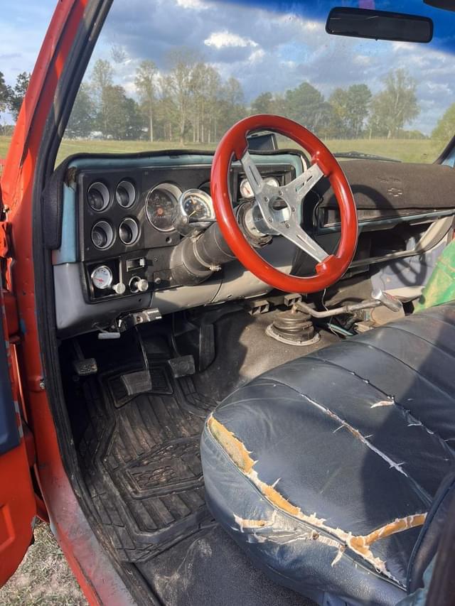 Image of Chevrolet 3500 equipment image 3