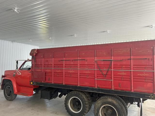 Image of Chevrolet C60 equipment image 2