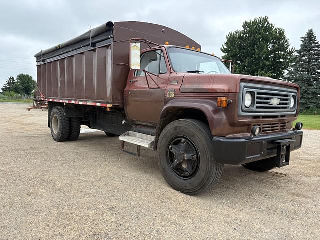 Image of Chevrolet C65 equipment image 3