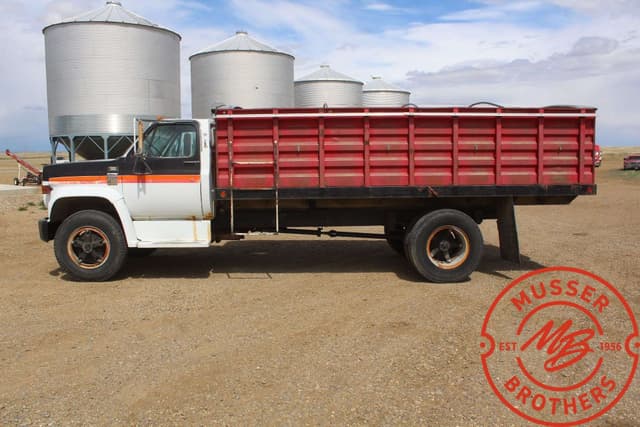 Image of Chevrolet C65 equipment image 1