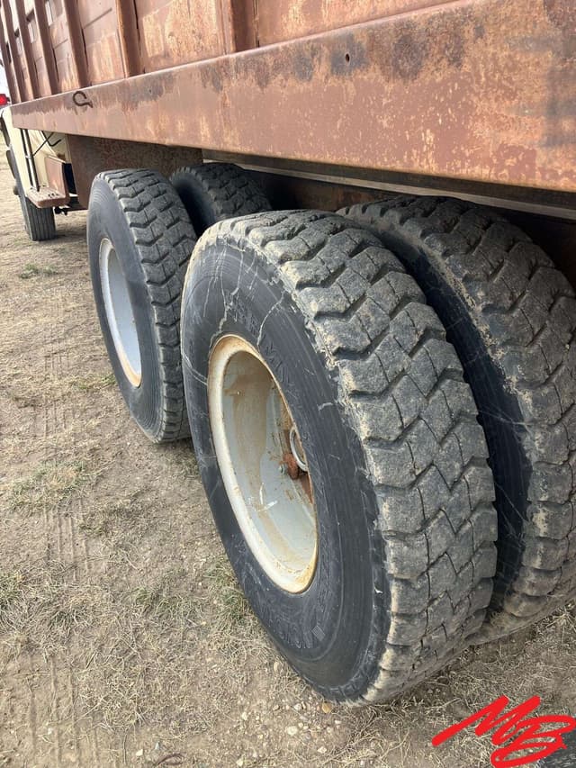 Image of Chevrolet C65 equipment image 4